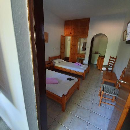 Dionisos Studios And Apts Skiathos Кукунарис Экстерьер фото