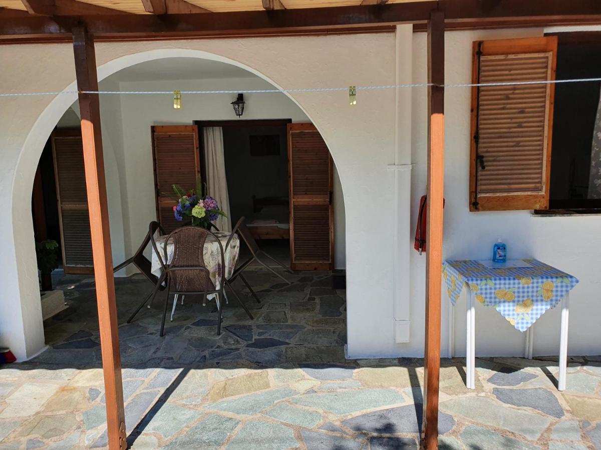 Dionisos Studios And Apts Skiathos Кукунарис Экстерьер фото